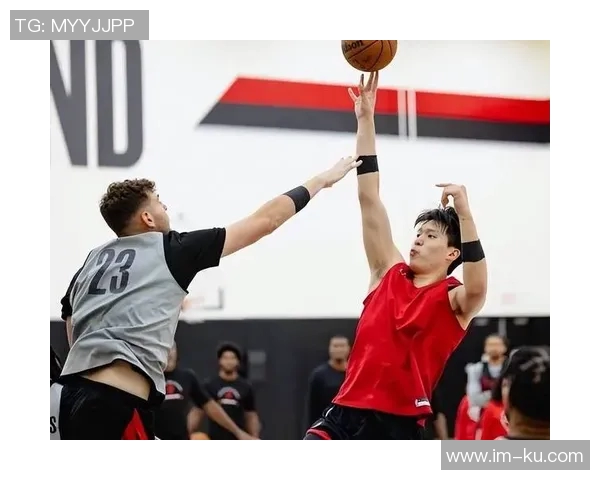 杨瀚森在拓媒谈中被指三分球不稳低位进攻能力待提升